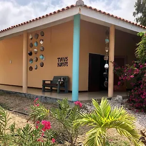 centrally-located-spacious-apartments.comcaribbean.com/